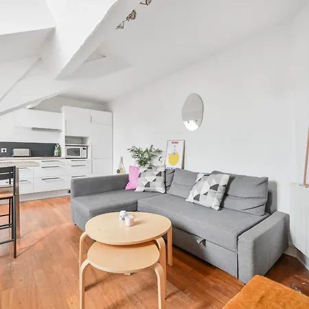 Hyper Centre Metro 4pers Wifi Levallois-Perret